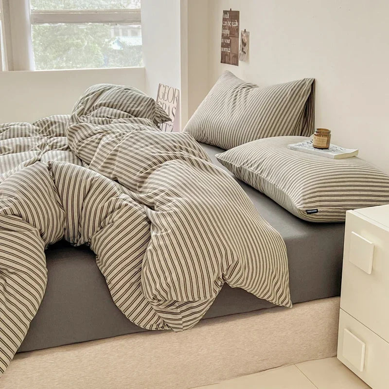 4-Piece Japan Style Plaid Duvet Cover Set – Elegant, Soft &amp; Skin-Friendly