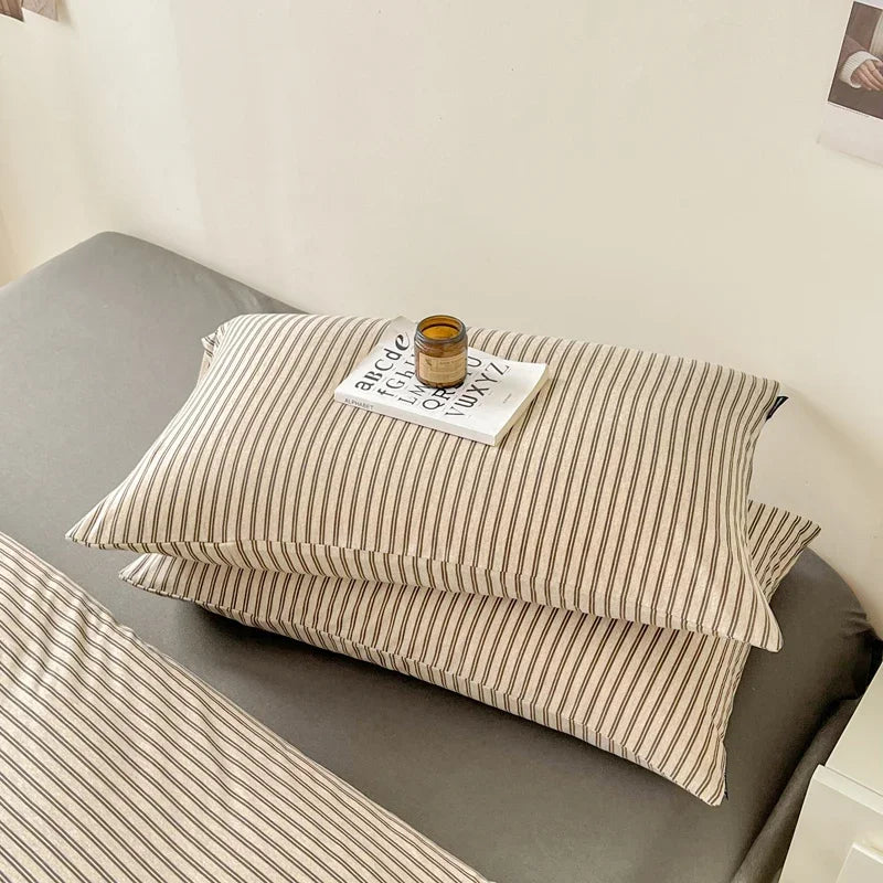 4-Piece Japan Style Plaid Duvet Cover Set – Elegant, Soft &amp; Skin-Friendly