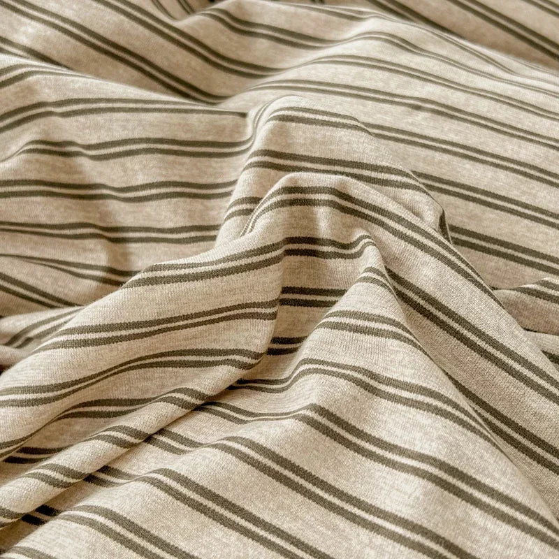 4-Piece Japan Style Plaid Duvet Cover Set – Elegant, Soft &amp; Skin-Friendly