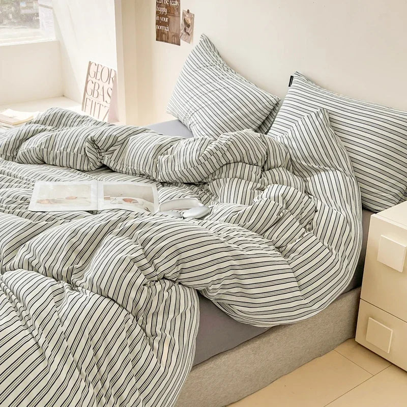 4-Piece Japan Style Plaid Duvet Cover Set – Elegant, Soft &amp; Skin-Friendly